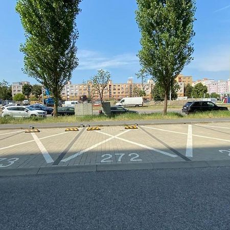 1 Room Apartment With Terrace, Slnecnice, 18B Bratislava Exterior foto