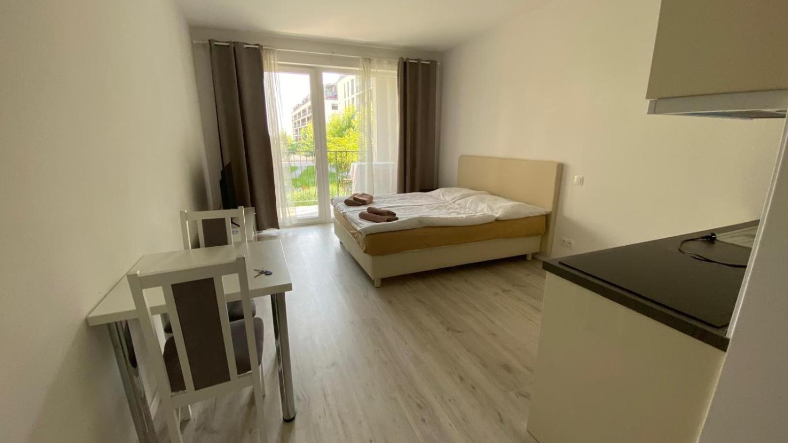 1 Room Apartment With Terrace, Slnecnice, 18B Bratislava Exterior foto