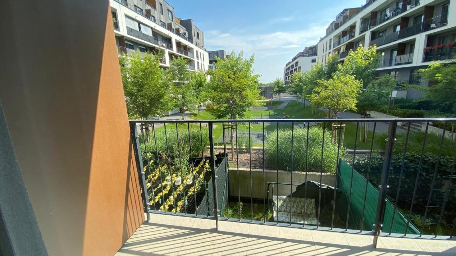 1 Room Apartment With Terrace, Slnecnice, 18B Bratislava Exterior foto